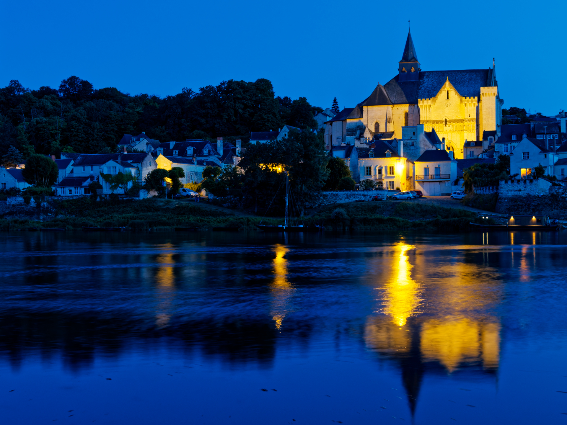 Catherine - Candes by night