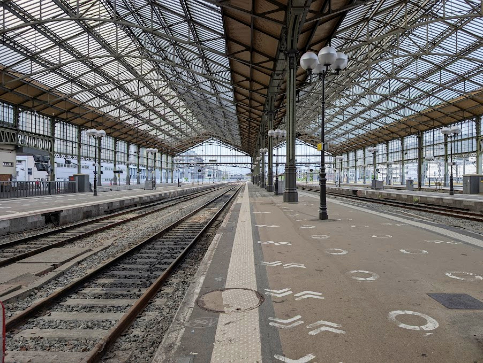 Catherine - Gare de Tours 5