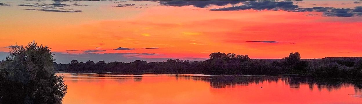 Dominique - Le crépuscule sur le plan d eau des Ténières  cycle de vie d une journée