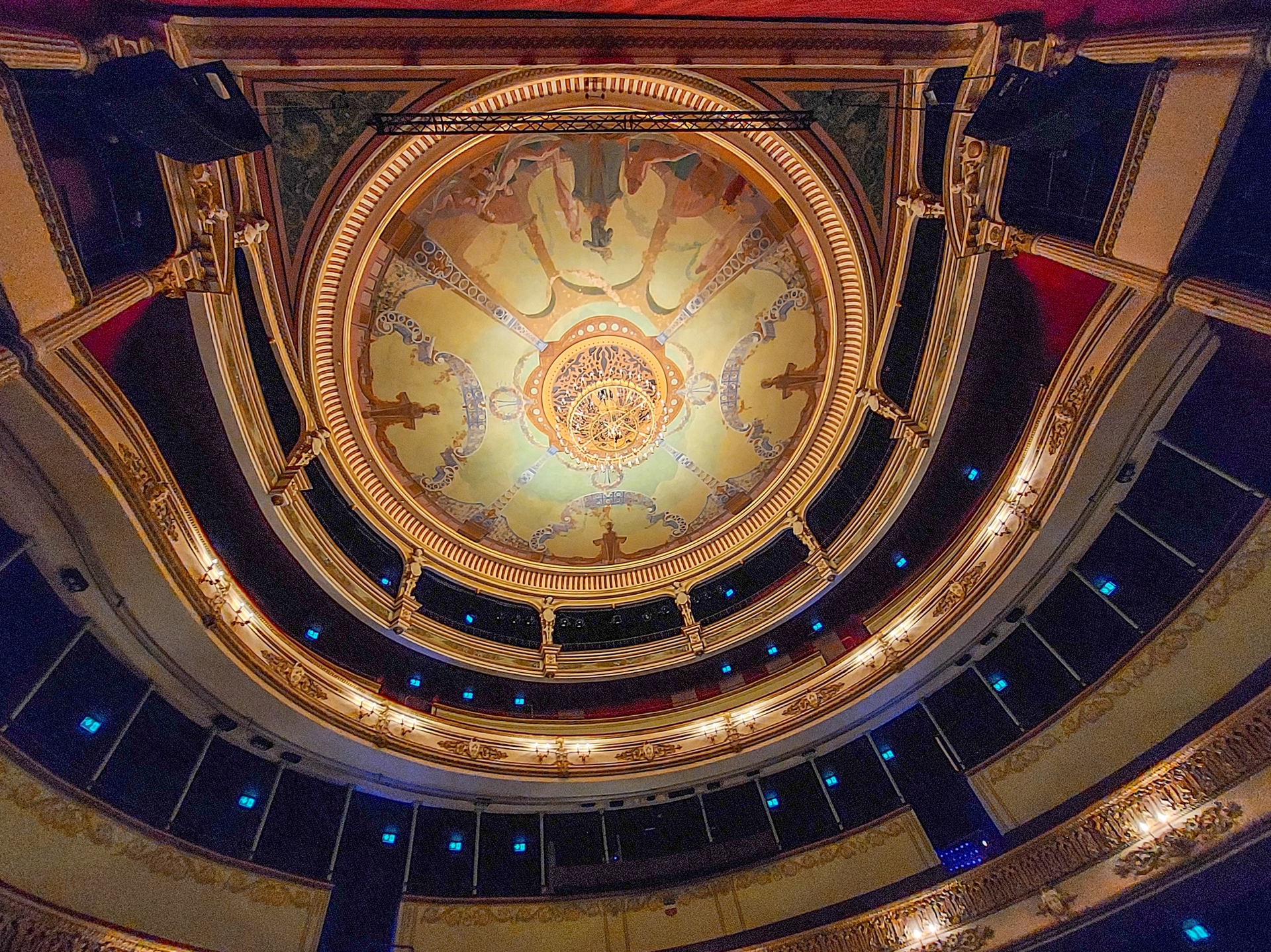 Dominique - Plafond théâtre à l-italienne de Saumur
