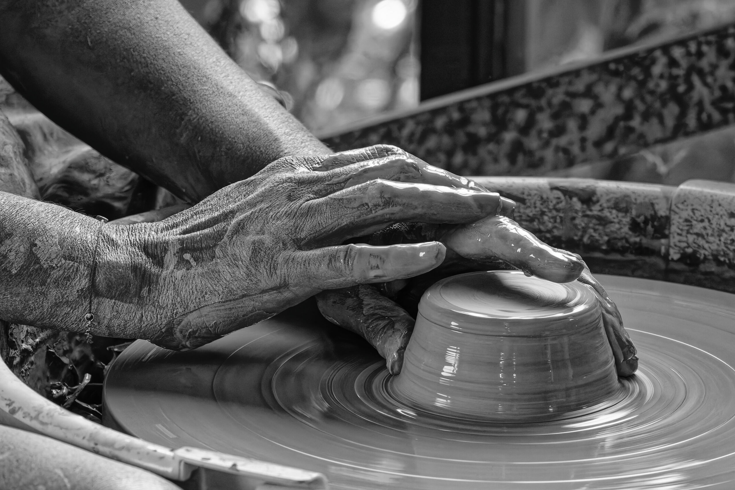 Joël - Les mains du potier (Rue des arts à Beaulieu-lès-loches)