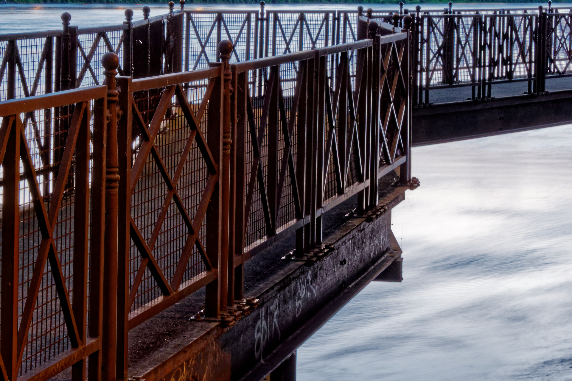 Joel-passerelle-a-Saumur