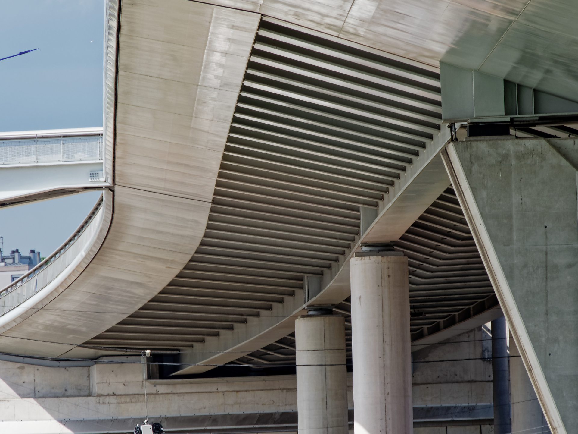 Joel-sous-le-tablier