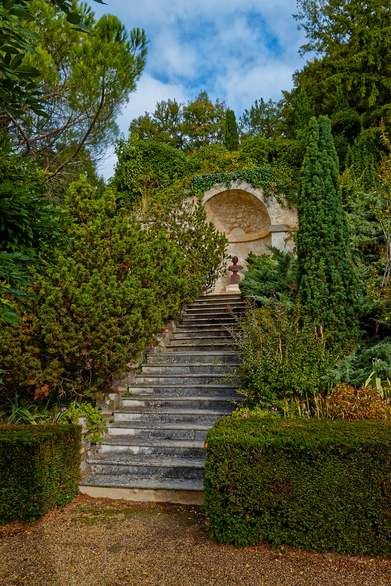 Serge - Chateau de Rochecotte14 montée vers alcove