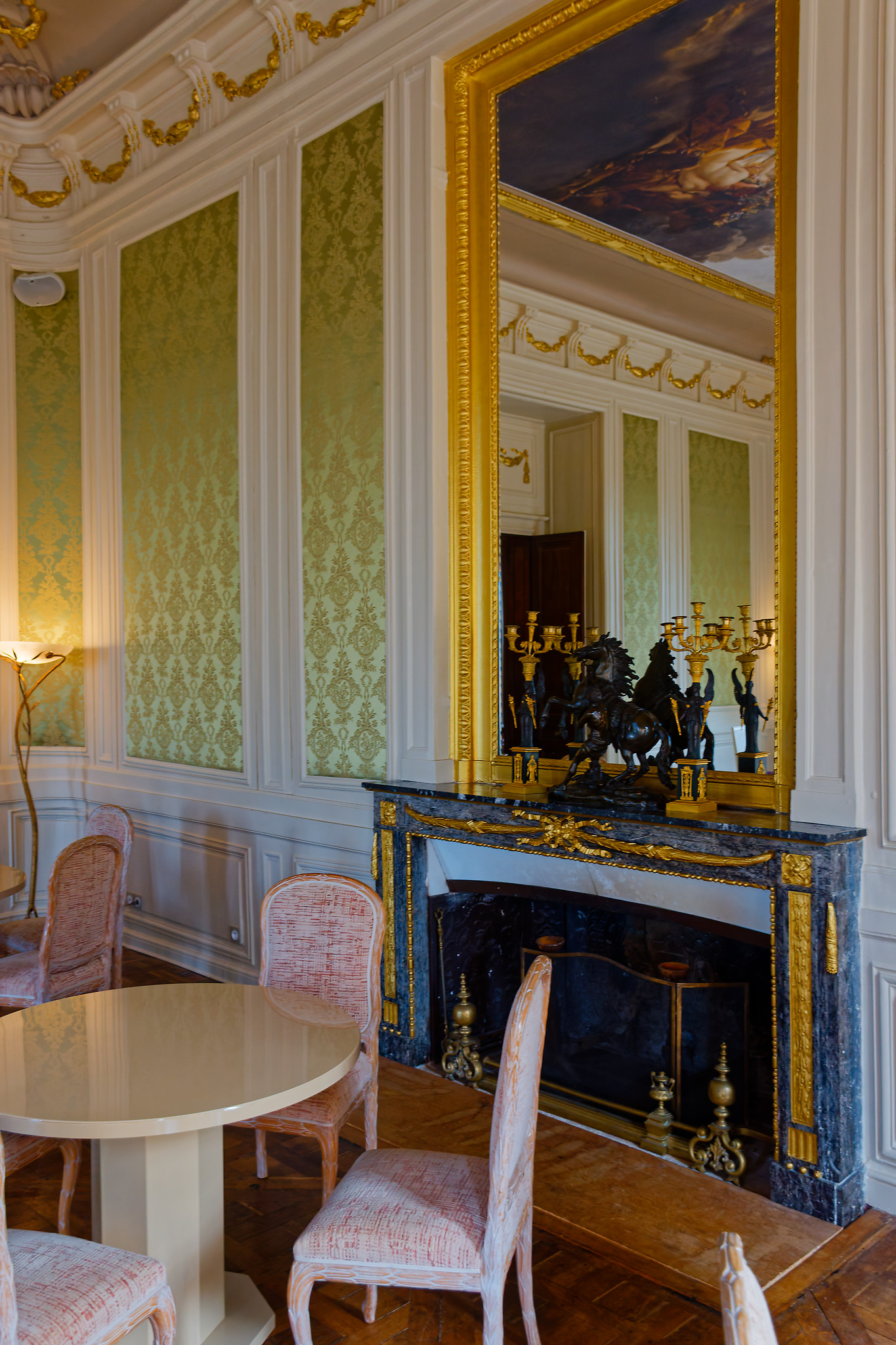 Serge - Chateau de Rochecotte4 detail salon miroir