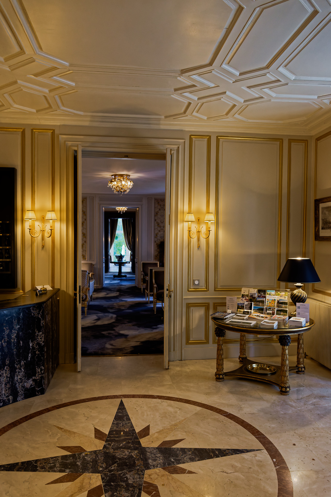 Serge - Chateau de Rochecotte6 enfilade salons