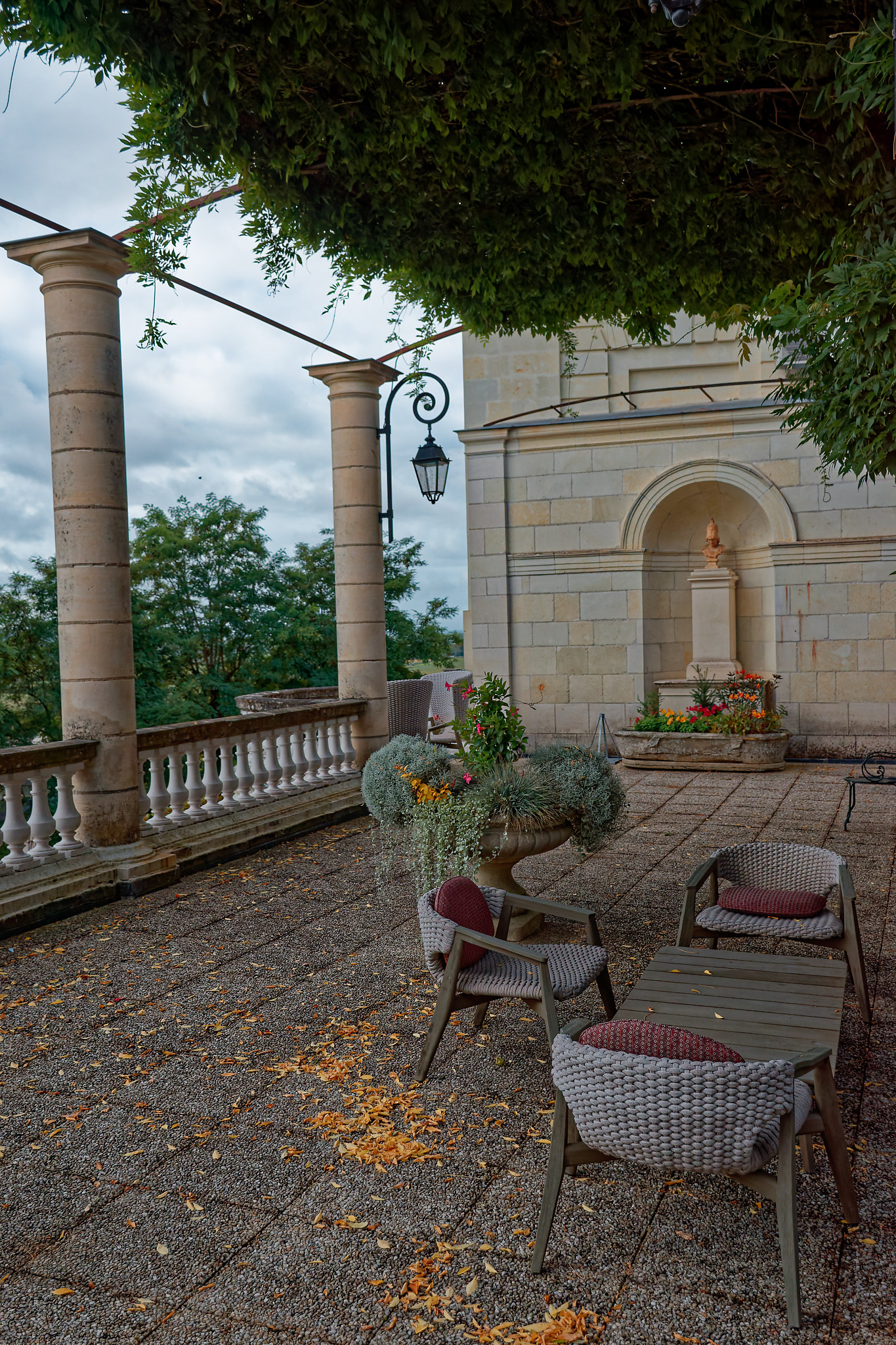 Serge - Chateau de Rochecotte8 détail terrasse Italienne1