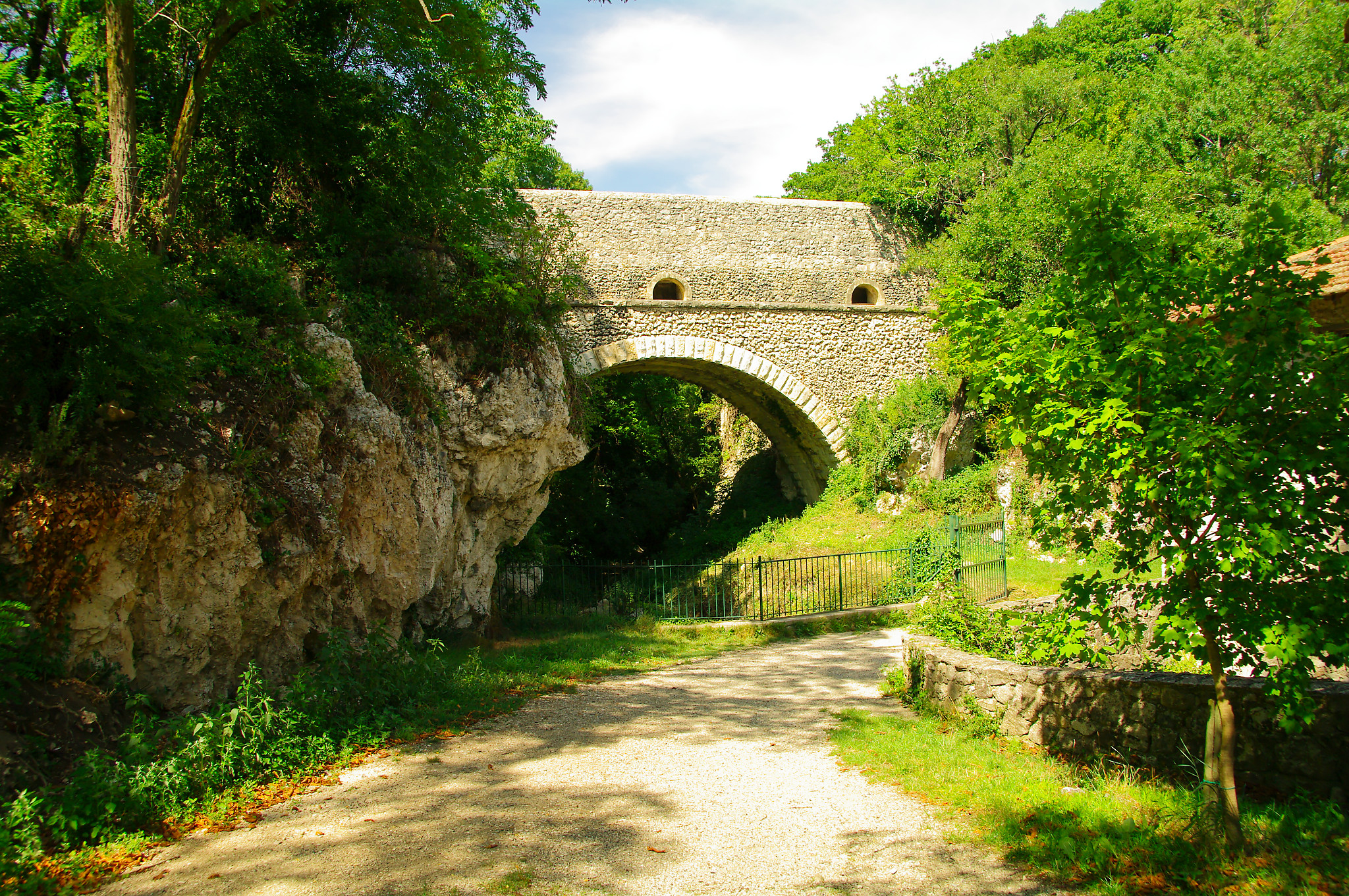 Serge - pont_en_Ardèche_DxO